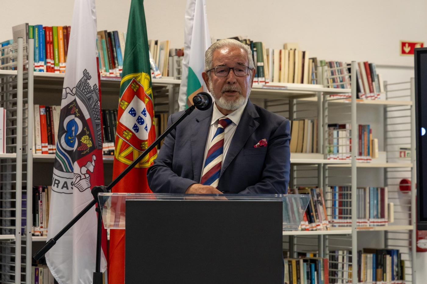 2.Escola_secundaria_professor_santana_castilho.jpg
