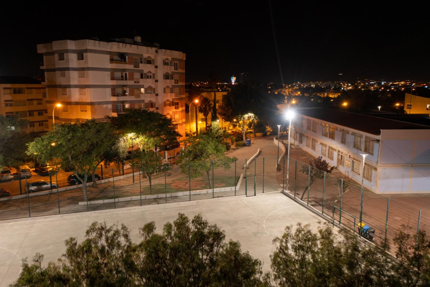 Escolas iluminadas garantem maior segurança