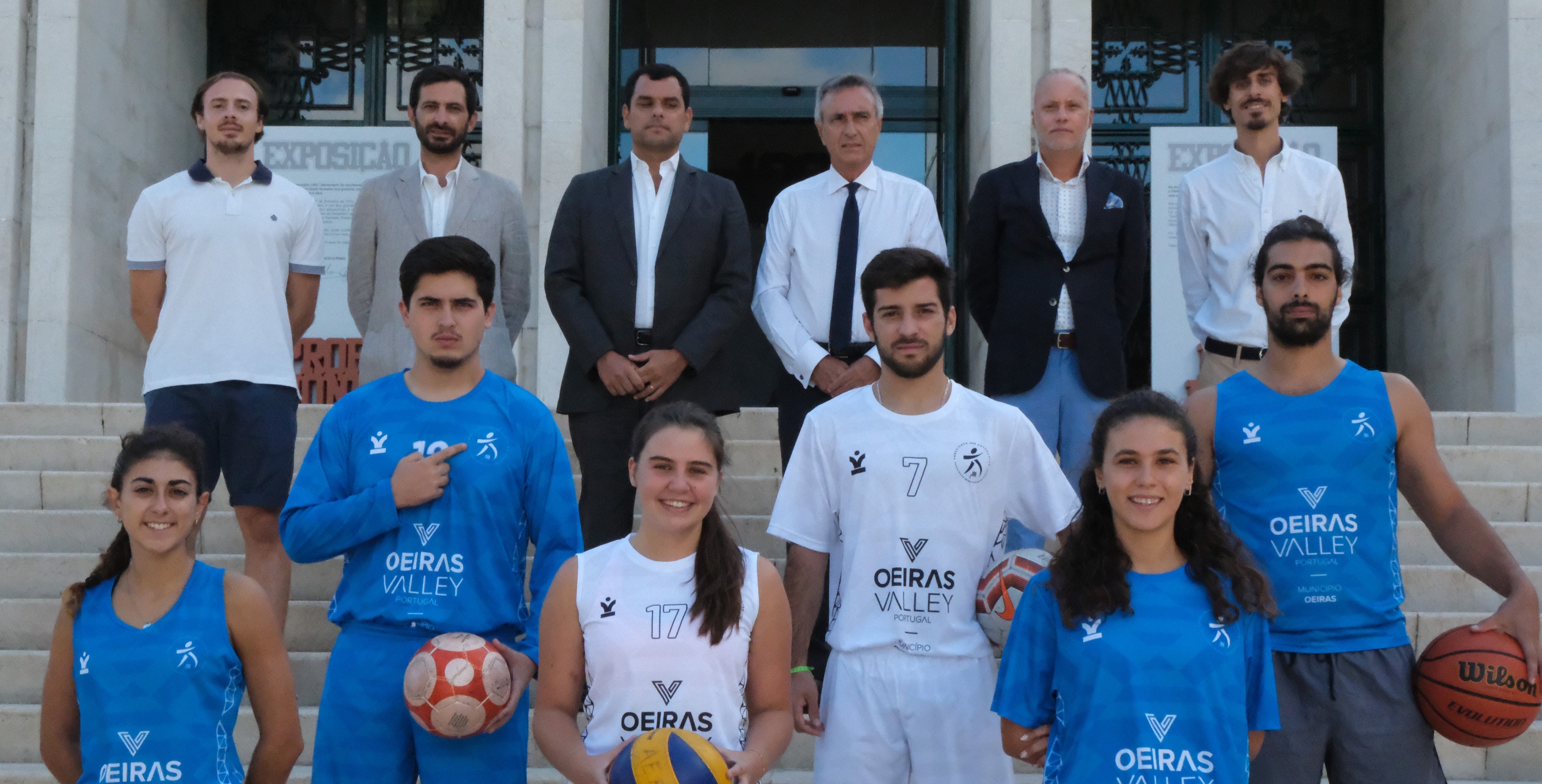 Município entrega equipamentos desportivos à Associação de Estudantes da FMH