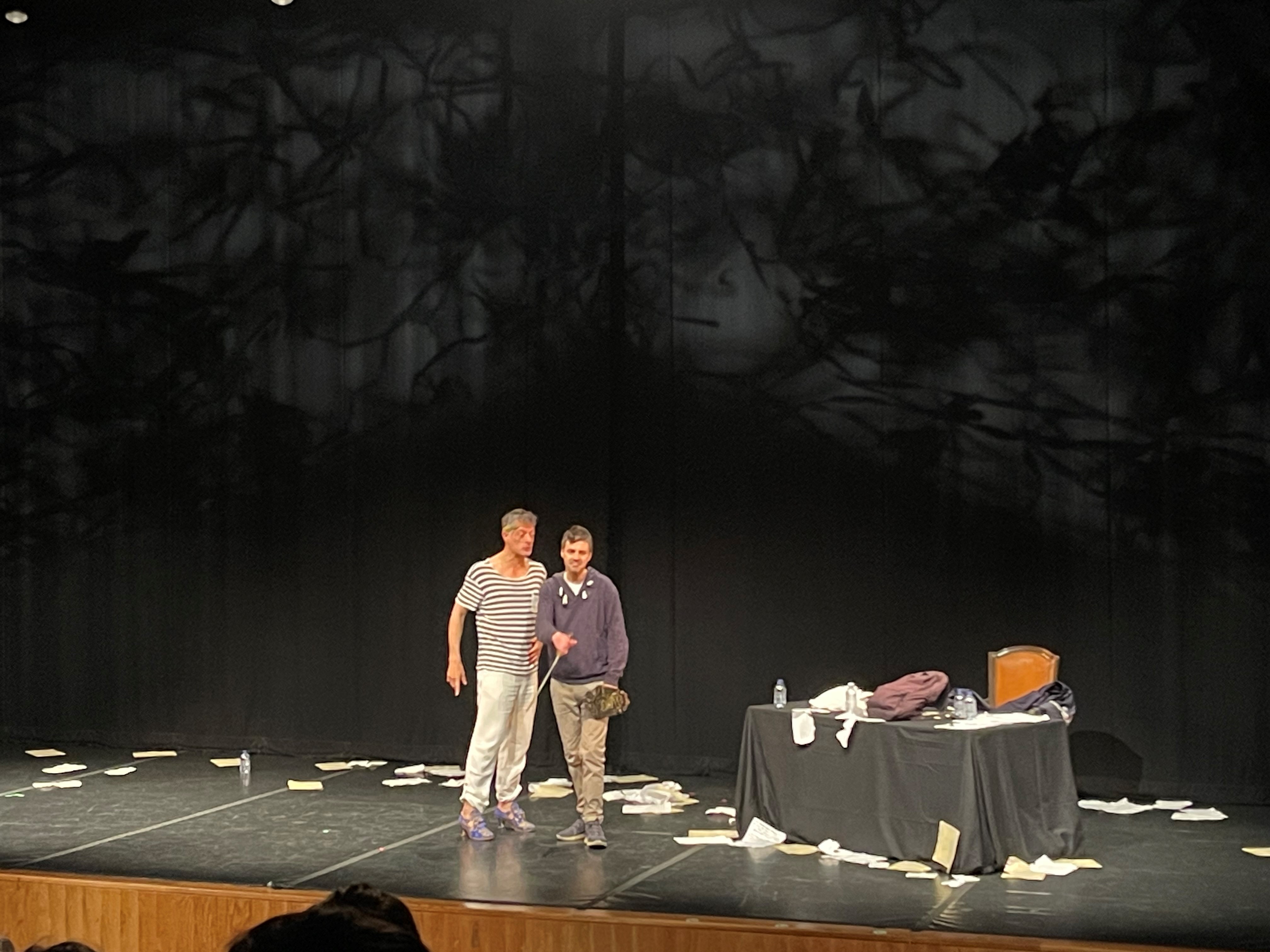 Representação Teatral Camoinz Hépyco-Lyrico2.jpg