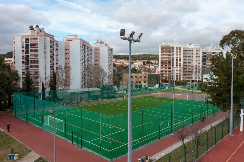 Requalificação do campo de futebol da Escola Secundária Camilo Castelo Branco em Carnaxide